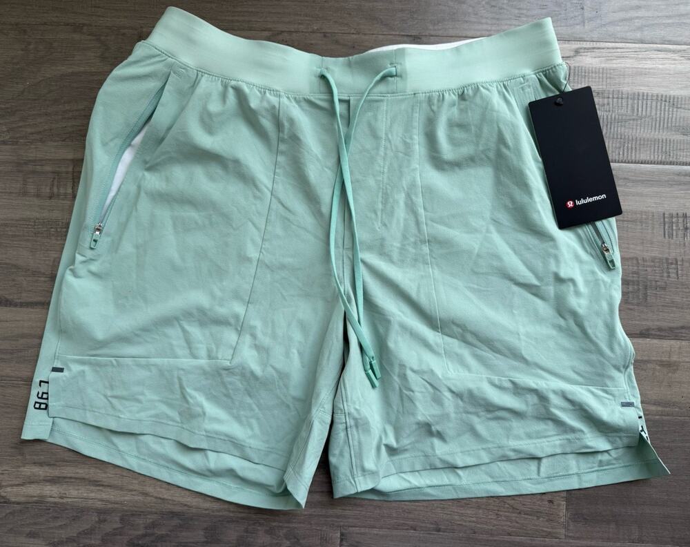NWT Lululemon License To Train Short 7" Liner Less Size XL Arctic Green 86506